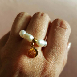 pierścionek perłowy elastyczny