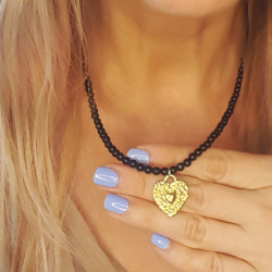 naszyjnik z onyksów z sercem