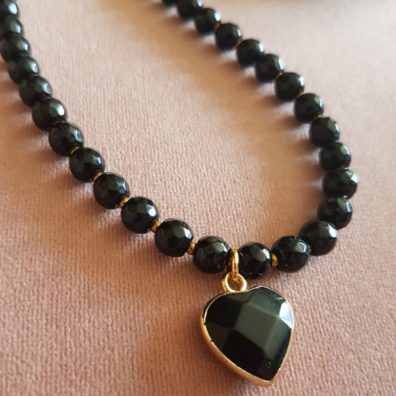 naszyjnik z onyksów z onyksowym sercem