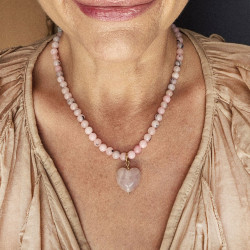 naszyjnik z opalami i sercem z kwarcu różowego