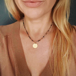 naszyjnik z rodonitu z monetką