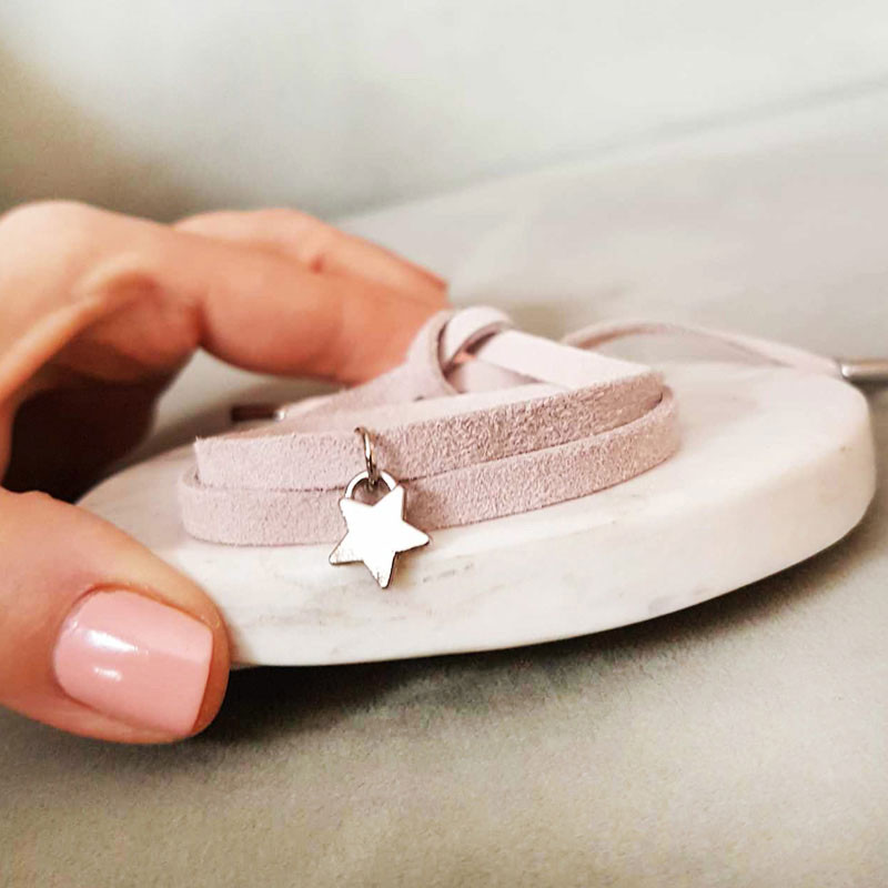 Bransoletka zamszowa z gwiazdką pink