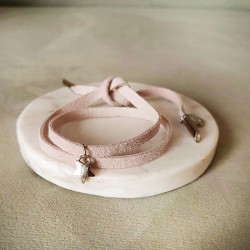 Bransoletka zamszowa z gwiazdką pink